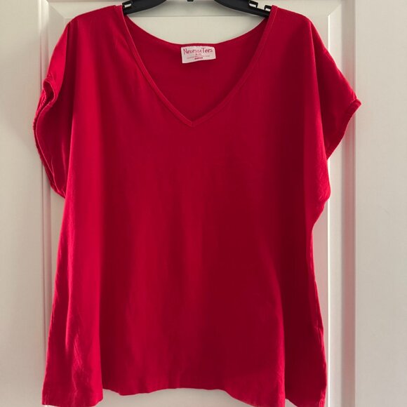 Avenue NecessiTess V-Neck T-shirt  Red  Size 18/20 Excellent Condition - Picture 1 of 1